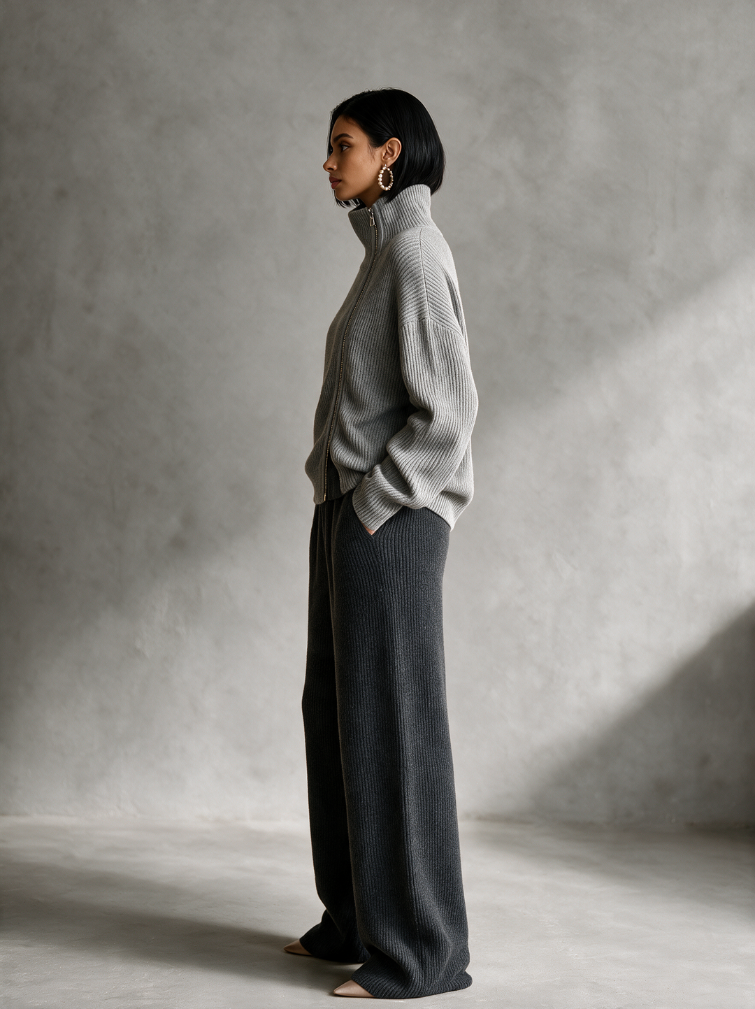 Damen Grauer Diagonal-Reißverschluss Funnel Neck Strickpullover