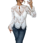 SARAH – Moderne Bluse mit hohlem Detail