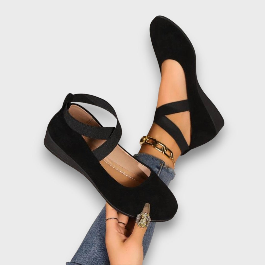 Arelia | Schicke Keilabsatzschuhe mit Überkreuz-Design