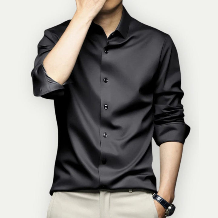 Bügel- und knitterfreie Herrenhemd im modernen Slim Fit