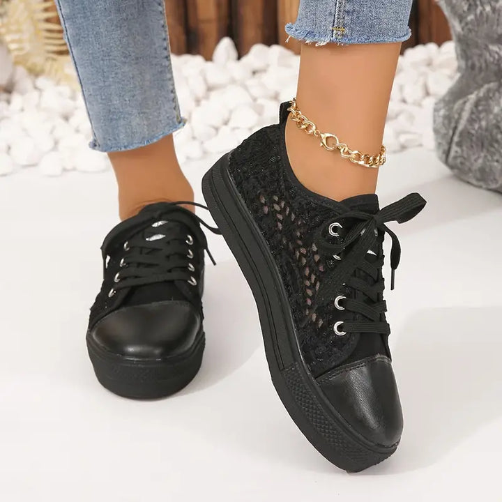 Willemina - Damen Sneaker mit Spitzenmuster und Schnürung