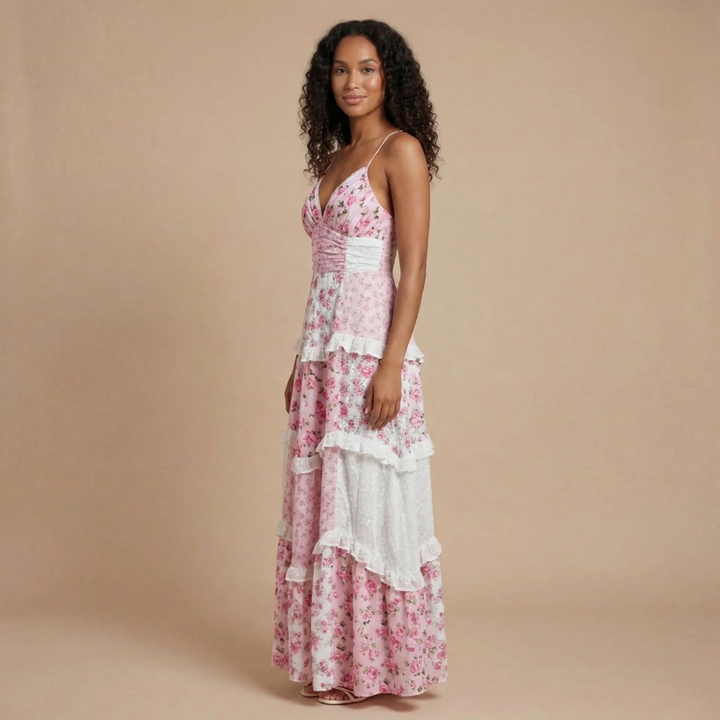 Ashley - Maxikleid mit floralem Druck, gestuften Rüschendetails und Spitzenbesatz
