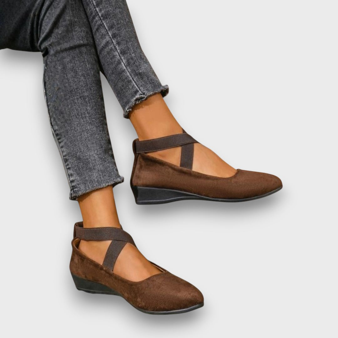 Arelia | Schicke Keilabsatzschuhe mit Überkreuz-Design