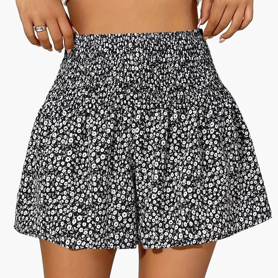 Kurze Damenhose mit hoher Taille und Rüschen, lässiger Blumenstil für den Sommer