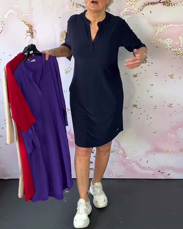 HANNEKE - Einfarbiges Kleid mit V Ausschnitt