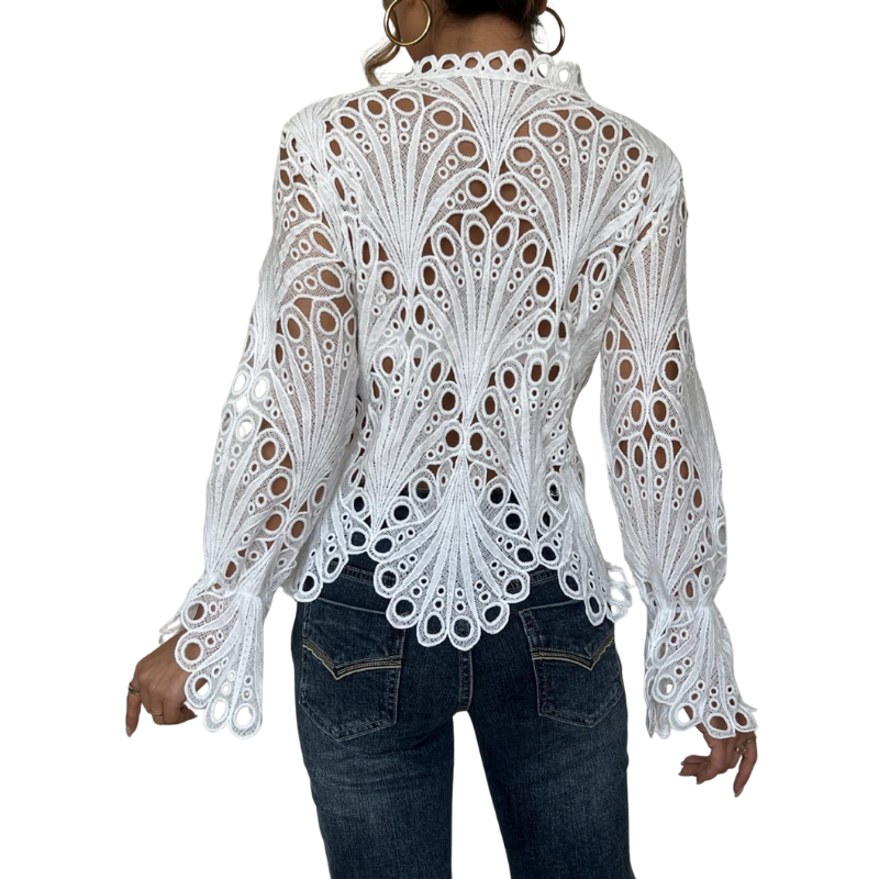 SARAH – Moderne Bluse mit hohlem Detail