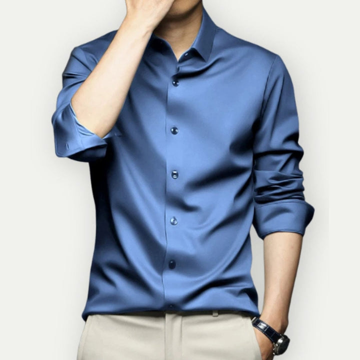 Bügel- und knitterfreie Herrenhemd im modernen Slim Fit