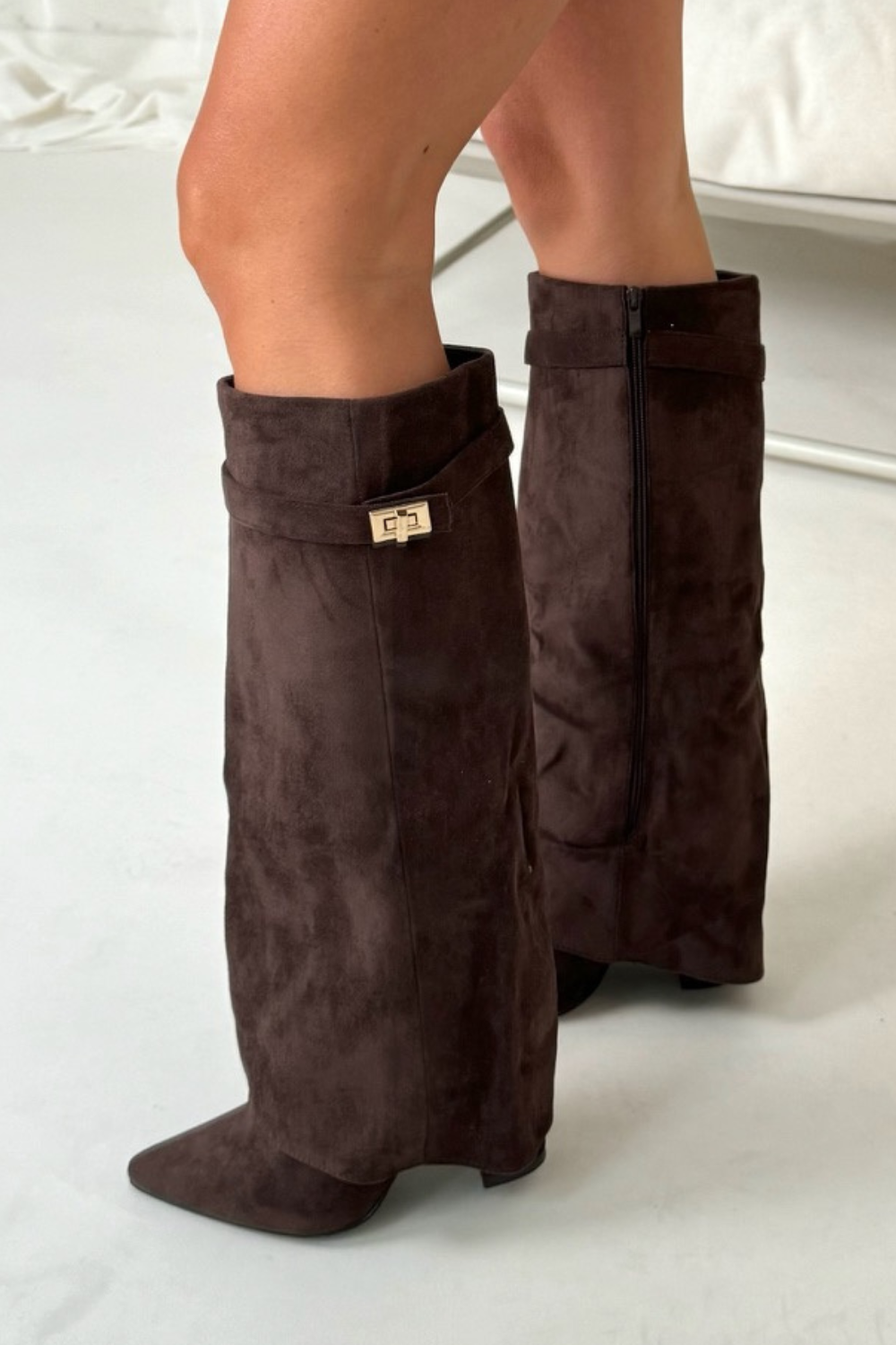 Caris | Luxe Hohe Stiefel mit Klappe und Blockabsatz