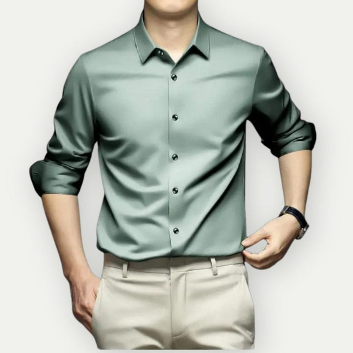Bügel- und knitterfreie Herrenhemd im modernen Slim Fit