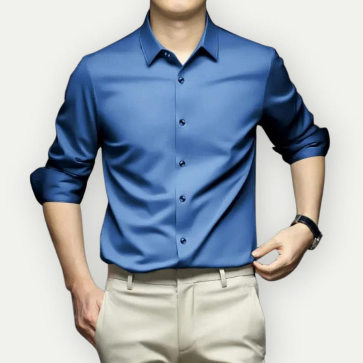 Bügel- und knitterfreie Herrenhemd im modernen Slim Fit