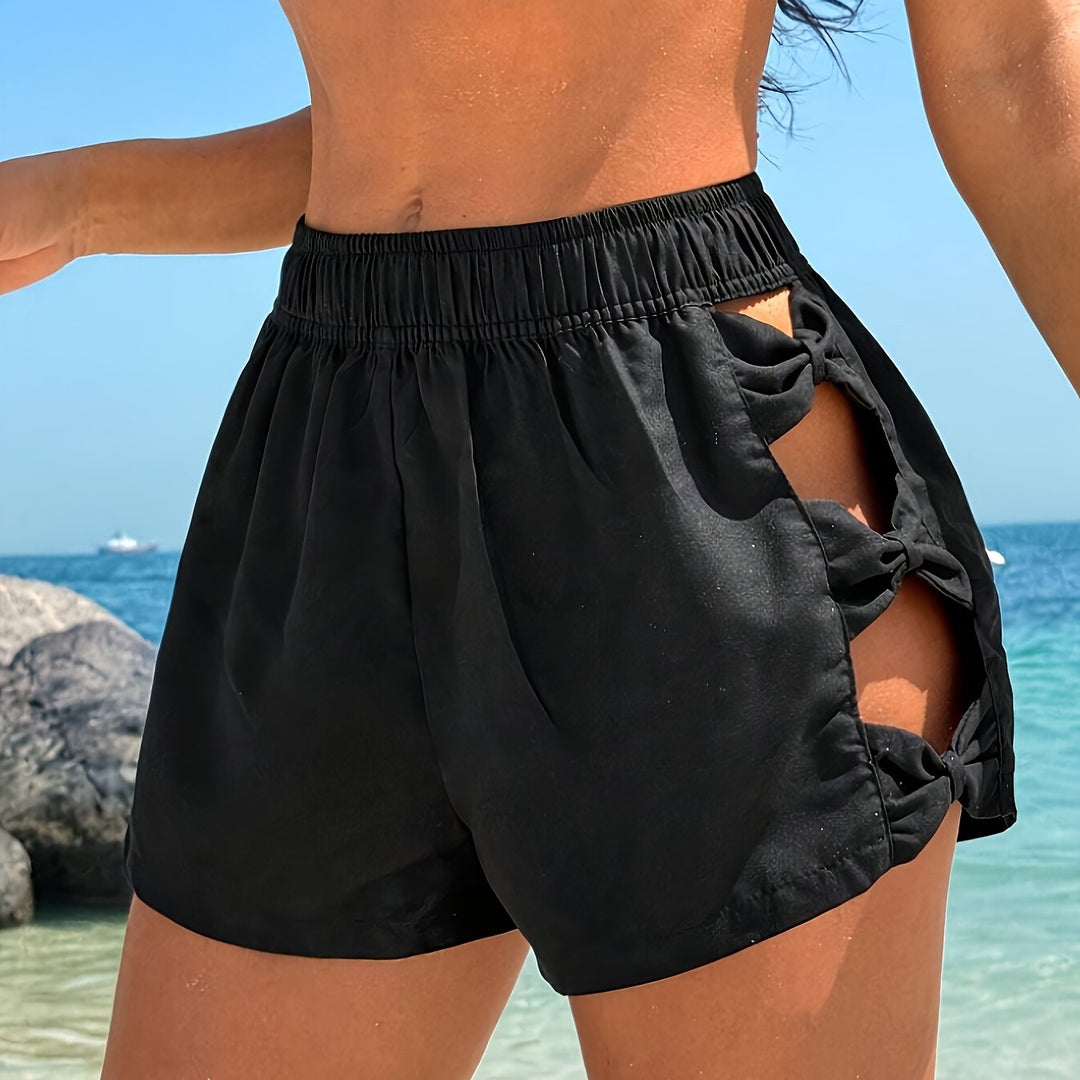 Damen Strandshort im Resort-Stil mit trendigen Ausschnitten und Knöpfen für Sommer und Urlaub