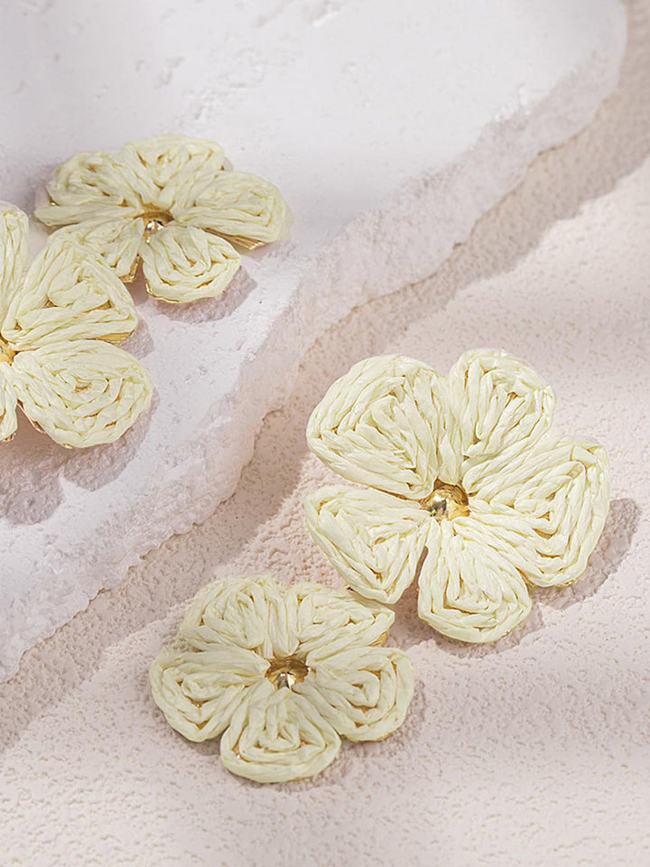 Raffia Ohrringe Damen Doppelte Blüte Anhänger mit Goldakzent - Gebrochen Weiß / Braun