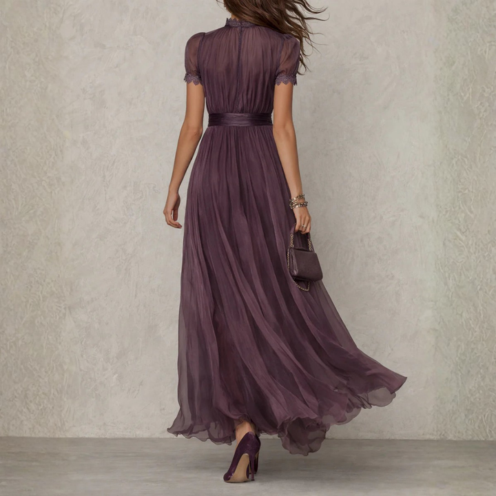 Celeste | Elegantes Maxikleid mit Spitzenbesatz