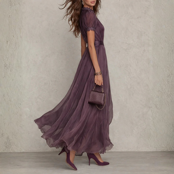 Celeste | Elegantes Maxikleid mit Spitzenbesatz