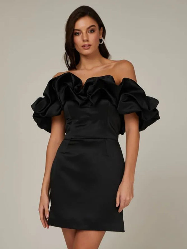 Elegantes Satinkleid mit Volant, Off-Shoulder Mini für Feste | Mirla