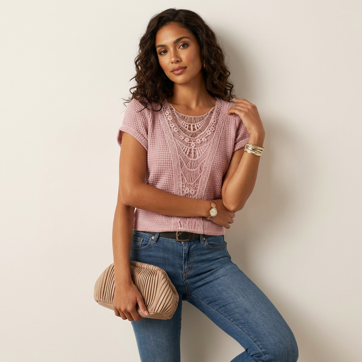 Elegante Spitzenbluse mit Rundhalsausschnitt und kurzen Ärmeln – Isabella