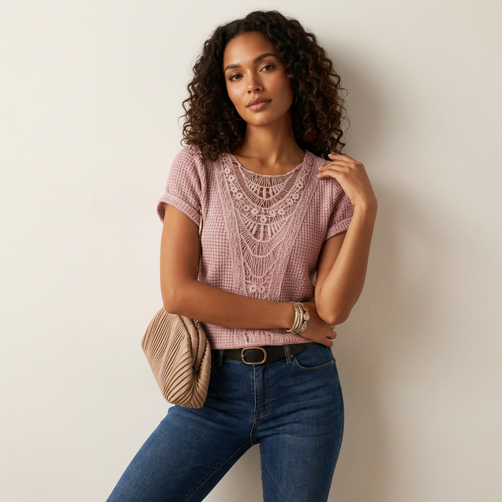 Elegante Spitzenbluse mit Rundhalsausschnitt und kurzen Ärmeln – Isabella