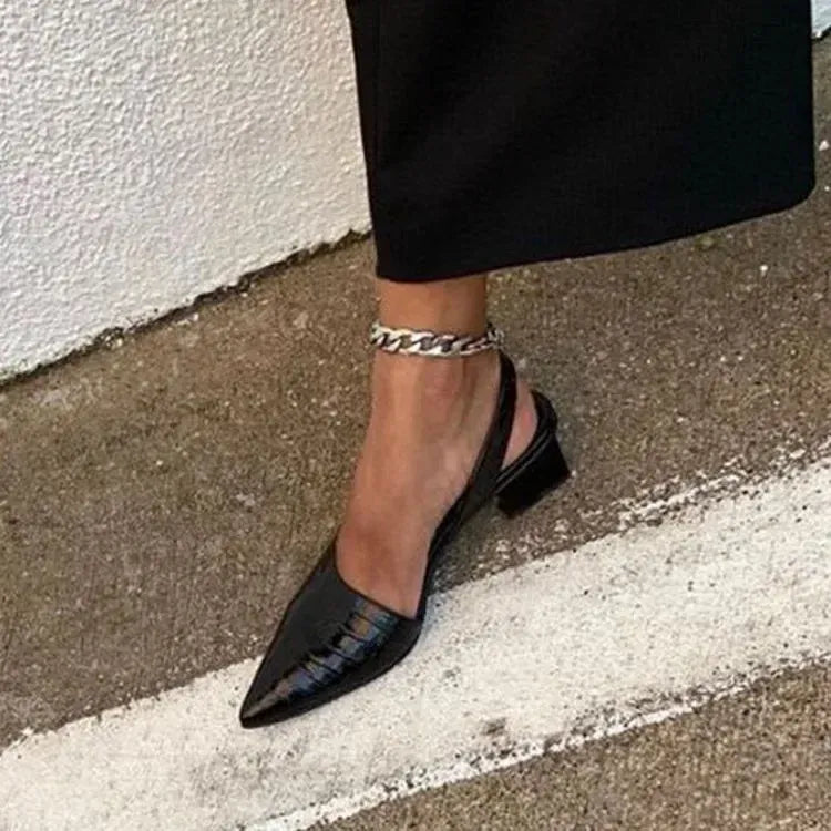 Elegante Pumps mit spitzem Zehen und Blockabsatz