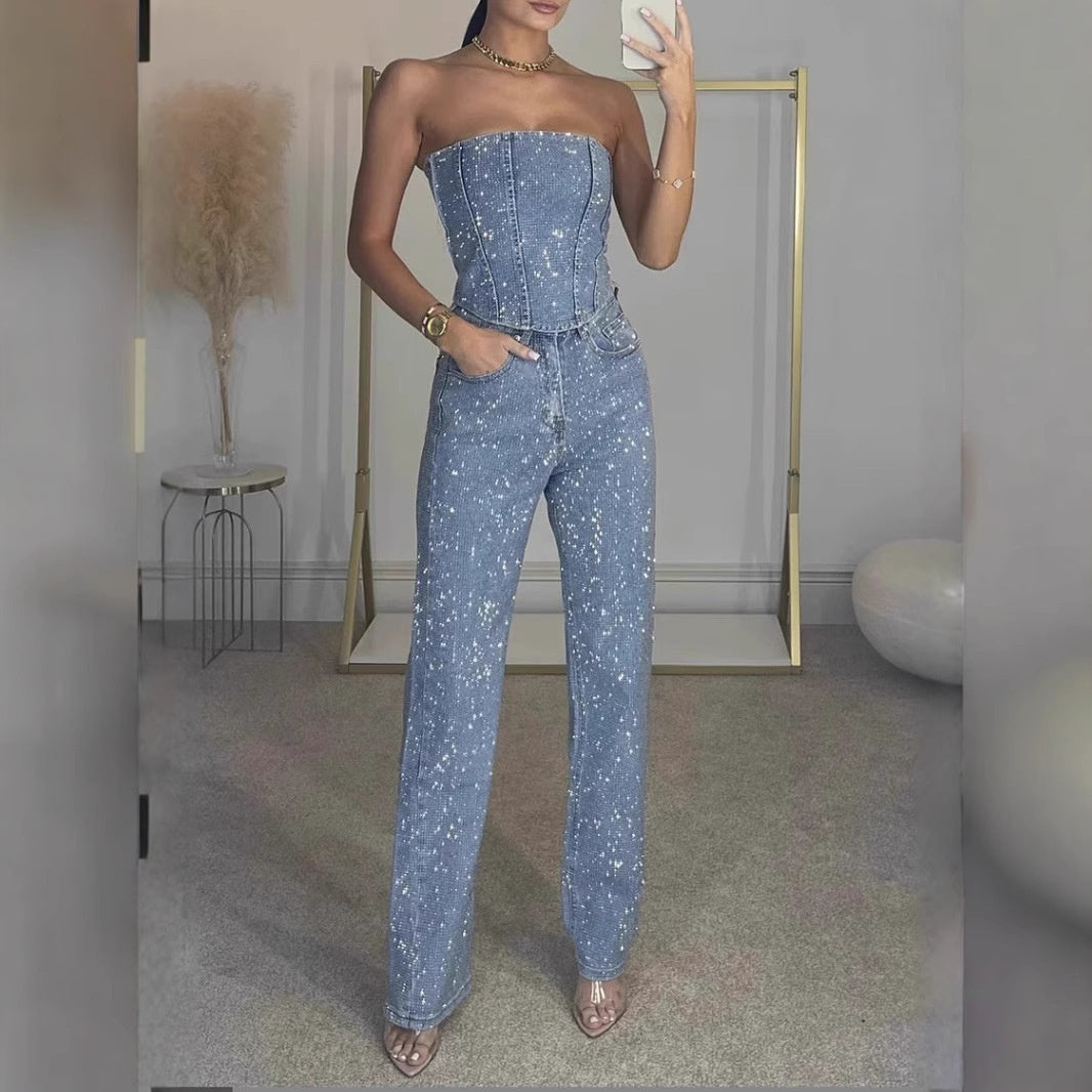 Glitzerndes zweiteiliges Set mit trägerlosem Oberteil und High-Waist-Hose