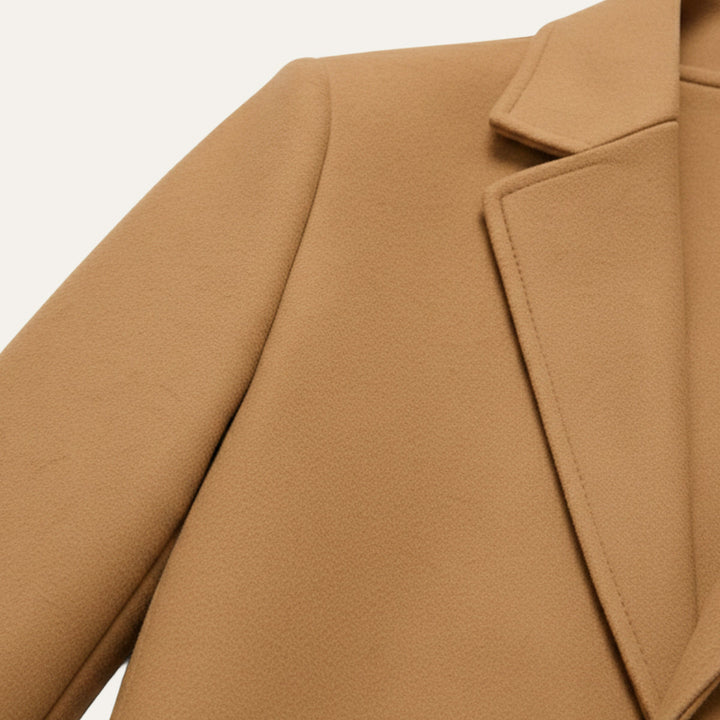 Rosamund | Herren gepolsterter Langmantel mit Revers und seitlichen Taschen