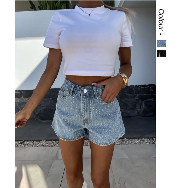 Kurze Hochtaillierte Gestreifte Shorts Mit Geradem Schnitt Für Frauen | Ideal Für Die Warme Saison