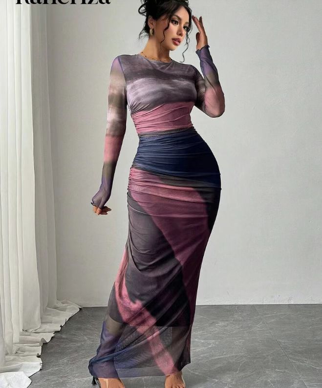TORINA - Bequemes bedrucktes Maxikleid mit langen Ärmeln und Rundhalsausschnitt
