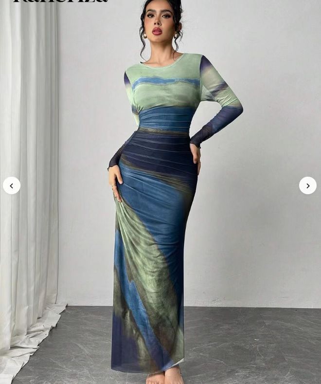 TORINA - Bequemes bedrucktes Maxikleid mit langen Ärmeln und Rundhalsausschnitt