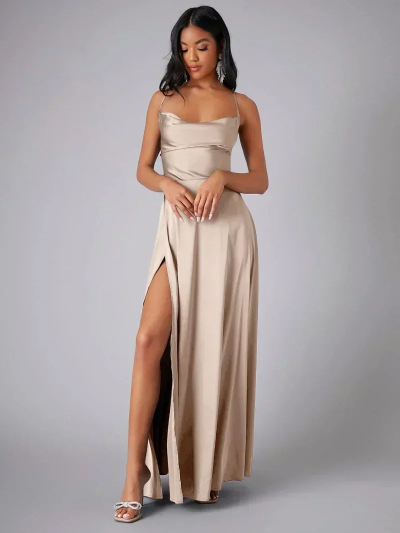 Vittoria Kleid | Satin Maxi Abendkleid mit Drapierter Halslinie und Offenem Rücken