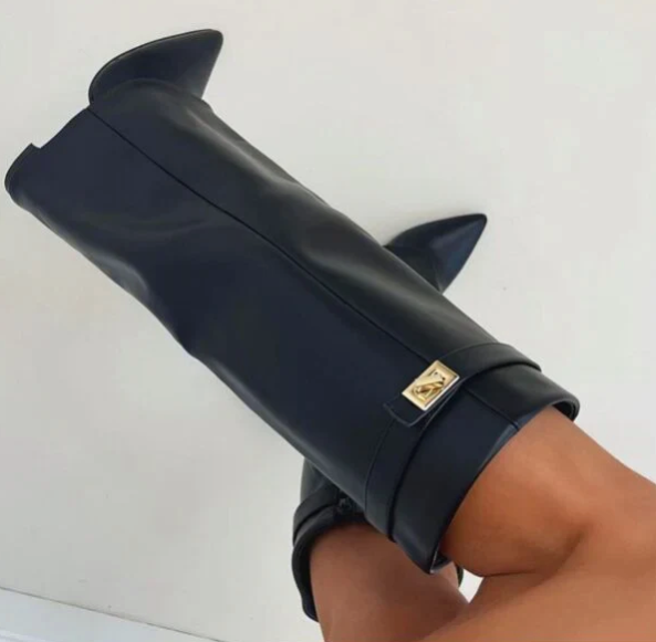 Caris | Luxe Hohe Stiefel mit Klappe und Blockabsatz