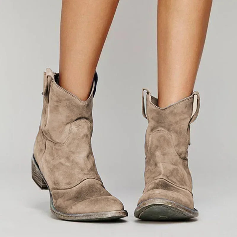 WYNONA | Cowboy Stiefeletten mit Stickdetails und coolem Twist