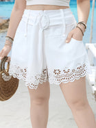 Hochtaillierte Shorts mit englischer Stickerei im Resort-Stil für Damen – schicke sommerliche Eleganz