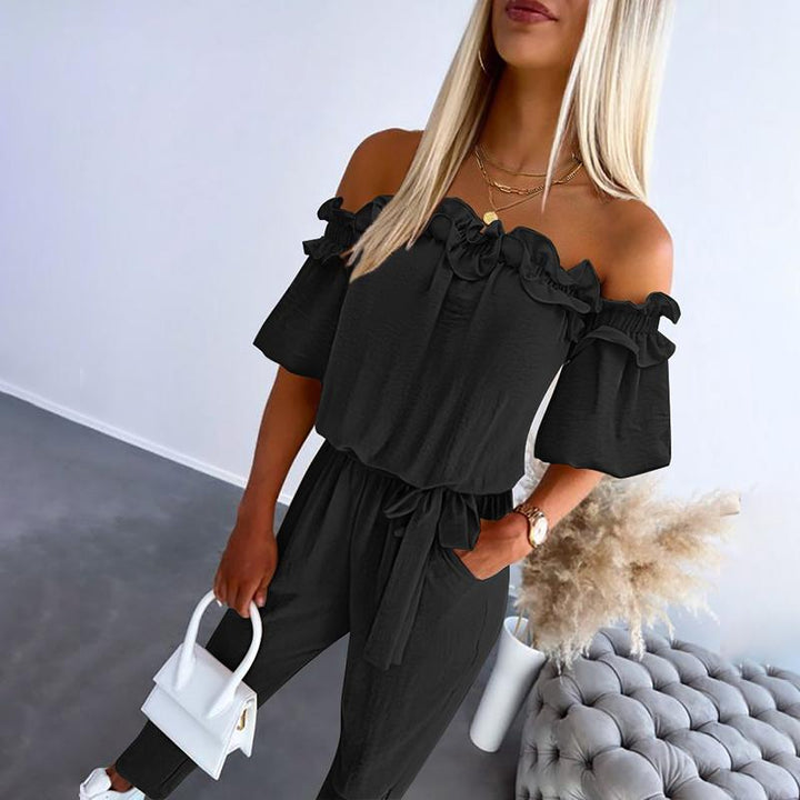 CAMILA – Schicker Off-Shoulder Volant-Hüftgurt-Jumpsuit
