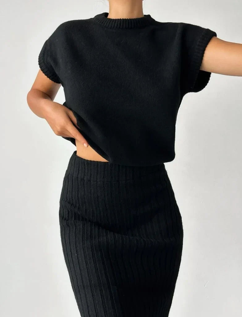 Alina Set | Strick-Winterset mit ärmellosem Pullover und Rock im zeitlosen Stil