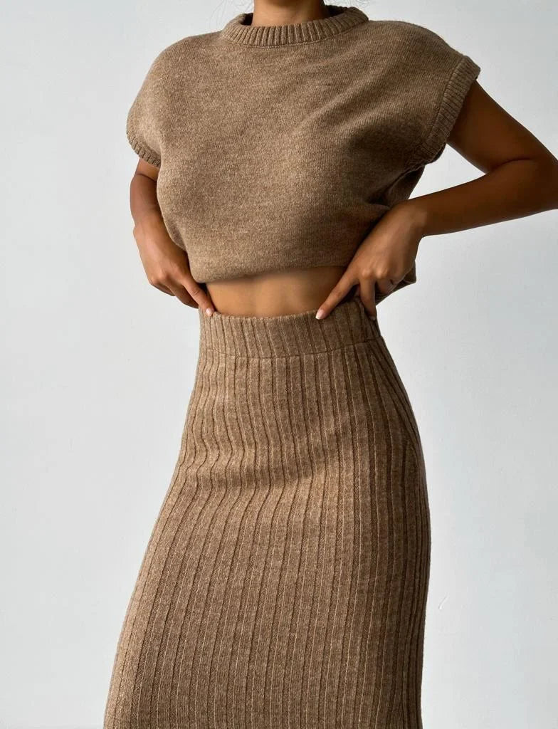 Alina Set | Strick-Winterset mit ärmellosem Pullover und Rock im zeitlosen Stil