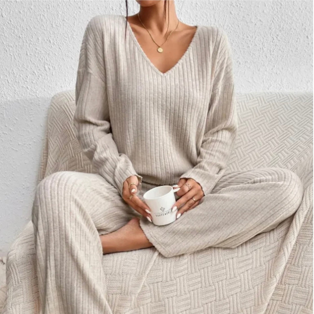 Damen Geripptes Strick Set mit V-Ausschnitt Langen Ärmeln und Weiter Hose