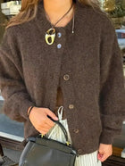 Damen Kurze Strickjacke mit Rundhalsausschnitt Knopfverschluss fallenden Schultern und gerippten Bündchen