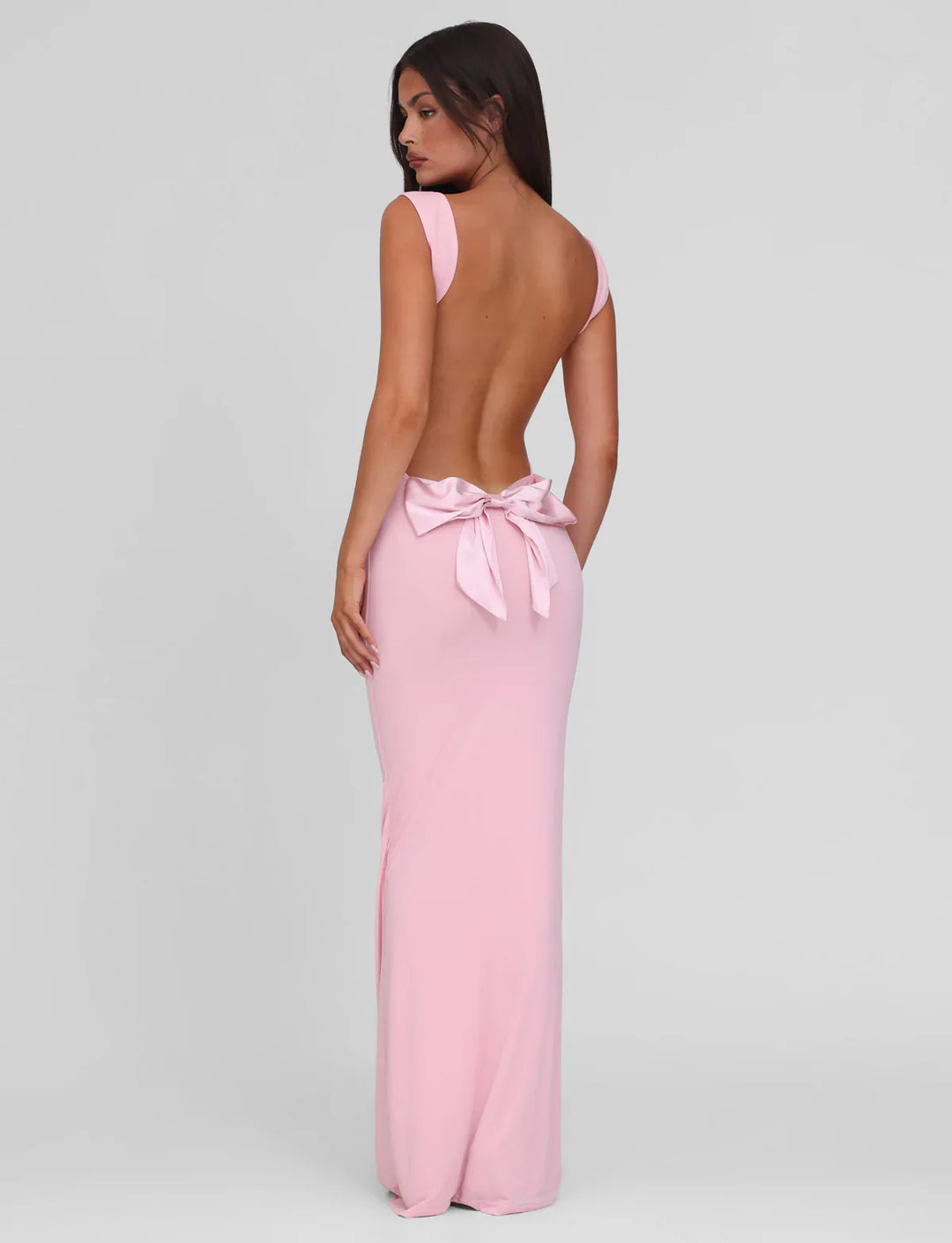 Damen Maxi Kleid mit Cowl Ausschnitt breiten Schulterträgern und geradem Saum