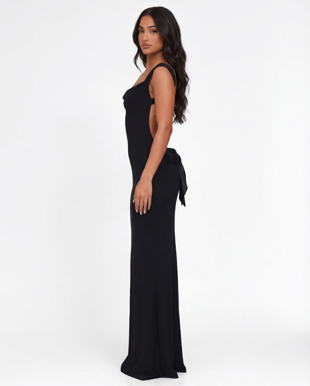 Damen Maxi Kleid mit Cowl Ausschnitt breiten Schulterträgern und geradem Saum