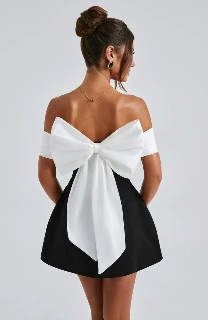 Emily - Off-Shoulder Kontrast-Bustier Fit &amp; Flare Mini-Kleid