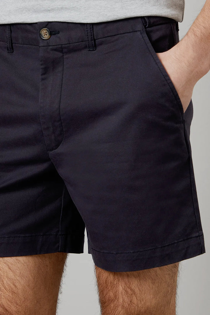 Kurze Hose mit praktischen Taschen und Knopfverschluss für Herren | Ideal für die Sommersaison