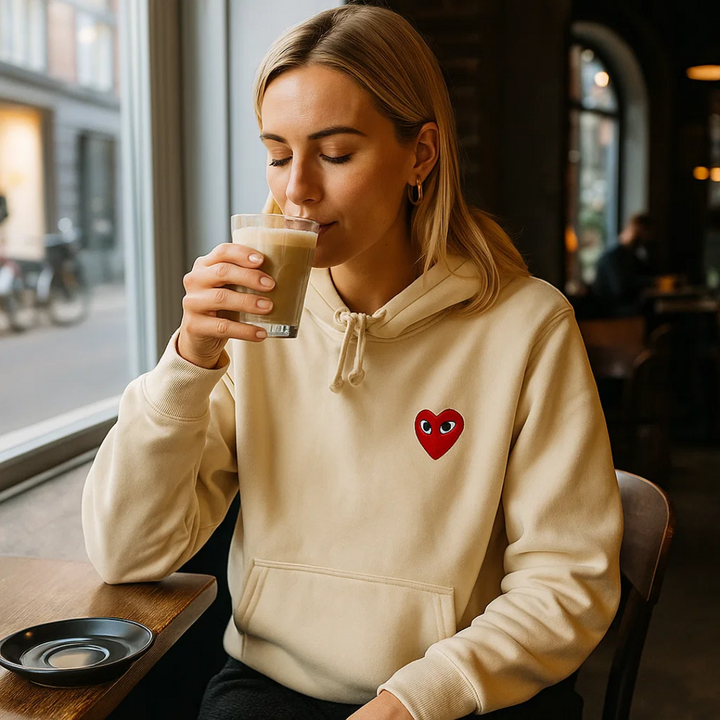 Elfa | Eleganter Herzpullover – Schick, Bequem &amp; Stilvoll