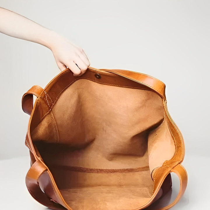 Brynfrid | Klassische Handtasche mit großzügigem Platz