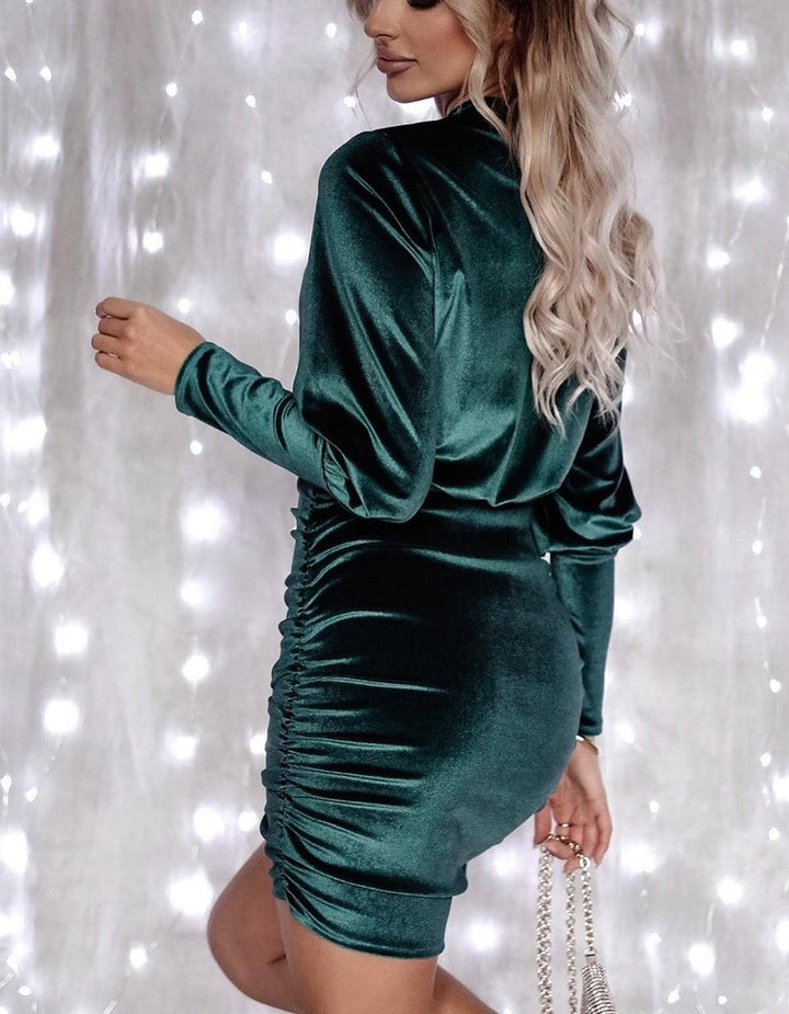 Mini-Kleid mit tailliertem Schnitt, plissierter Rock und langen Ärmeln, unisex