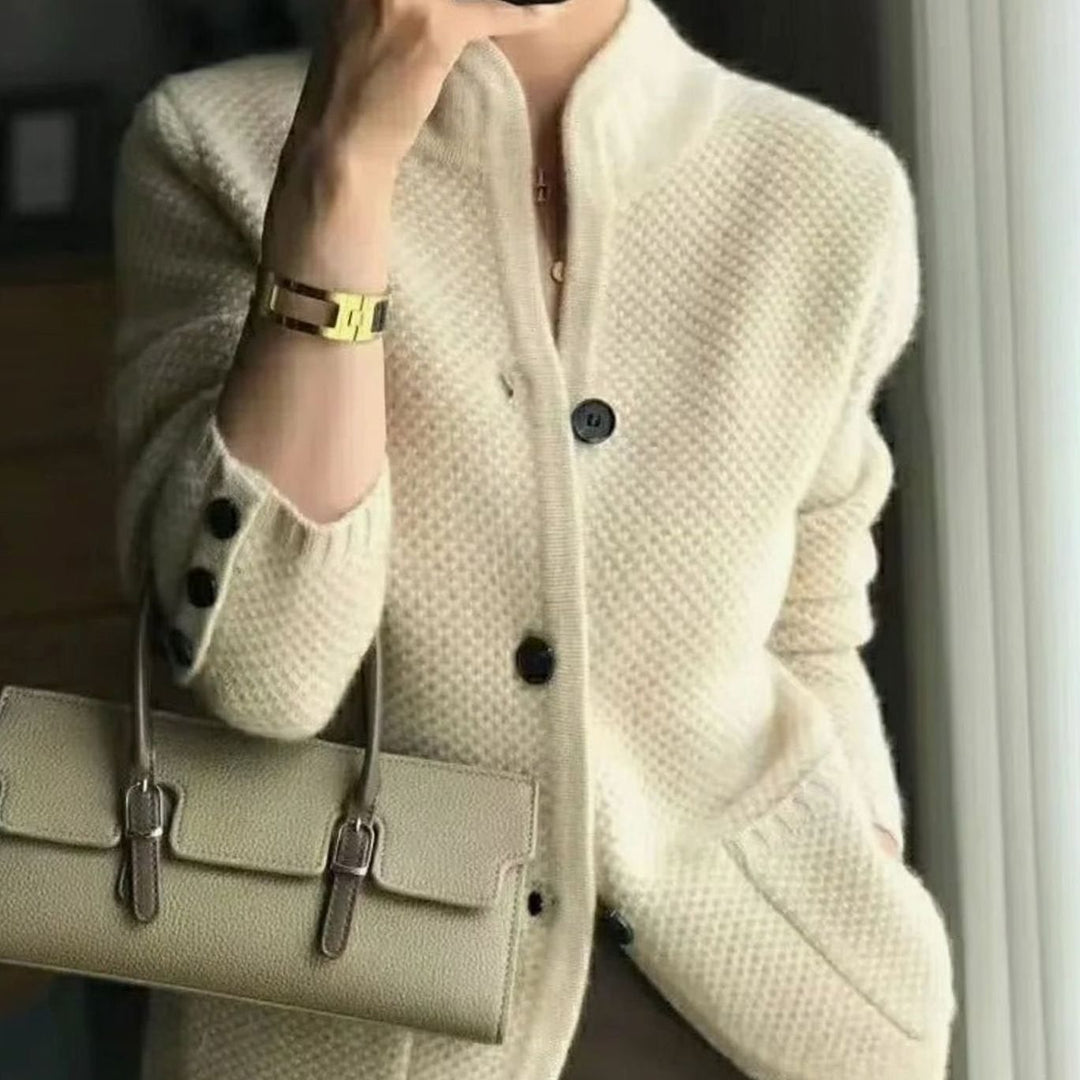 Strickjacke für Damen mit V-Ausschnitt, Knöpfen und offenen Taschen