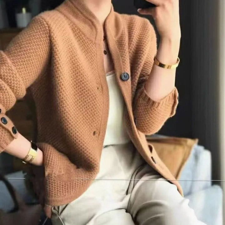 Strickjacke für Damen mit V-Ausschnitt, Knöpfen und offenen Taschen