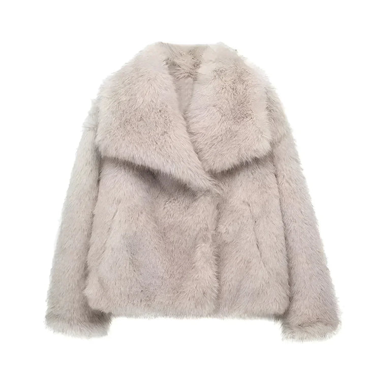 Lexi Fluffy Fur Jacke | Damenjacke aus luxuriösem Faux Fur mit lässiger Passform