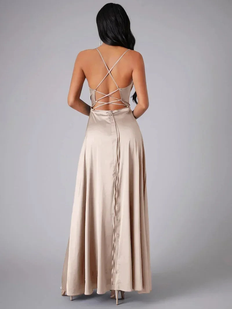 Vittoria Kleid | Satin Maxi Abendkleid mit Drapierter Halslinie und Offenem Rücken