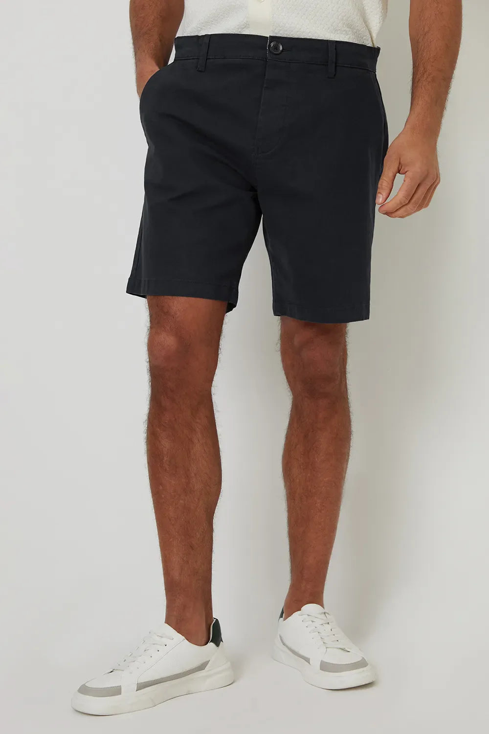 Kurze Chino-Shorts mit mehreren Taschen für Herren | Ideal für die Sommersaison
