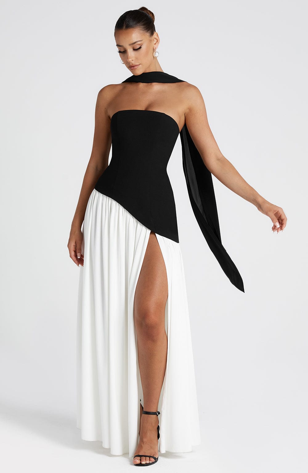 Sonja - Damen Abendkleid trägerlos mit asymmetrischer Taille