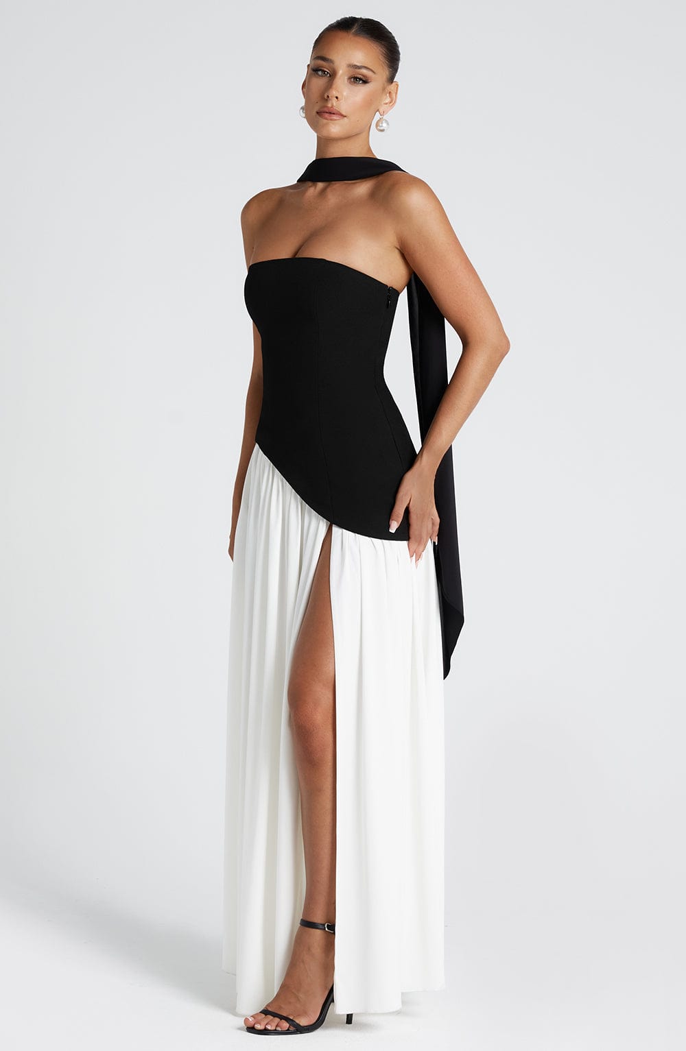 Sonja - Damen Abendkleid trägerlos mit asymmetrischer Taille